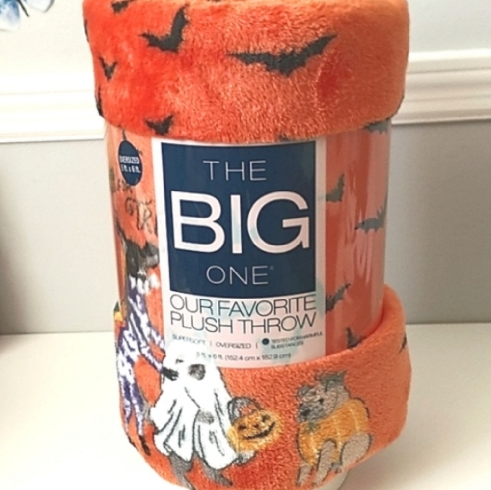 The Big One Oversized Plush Scary Halloween Dogs Throw Blanket Orange